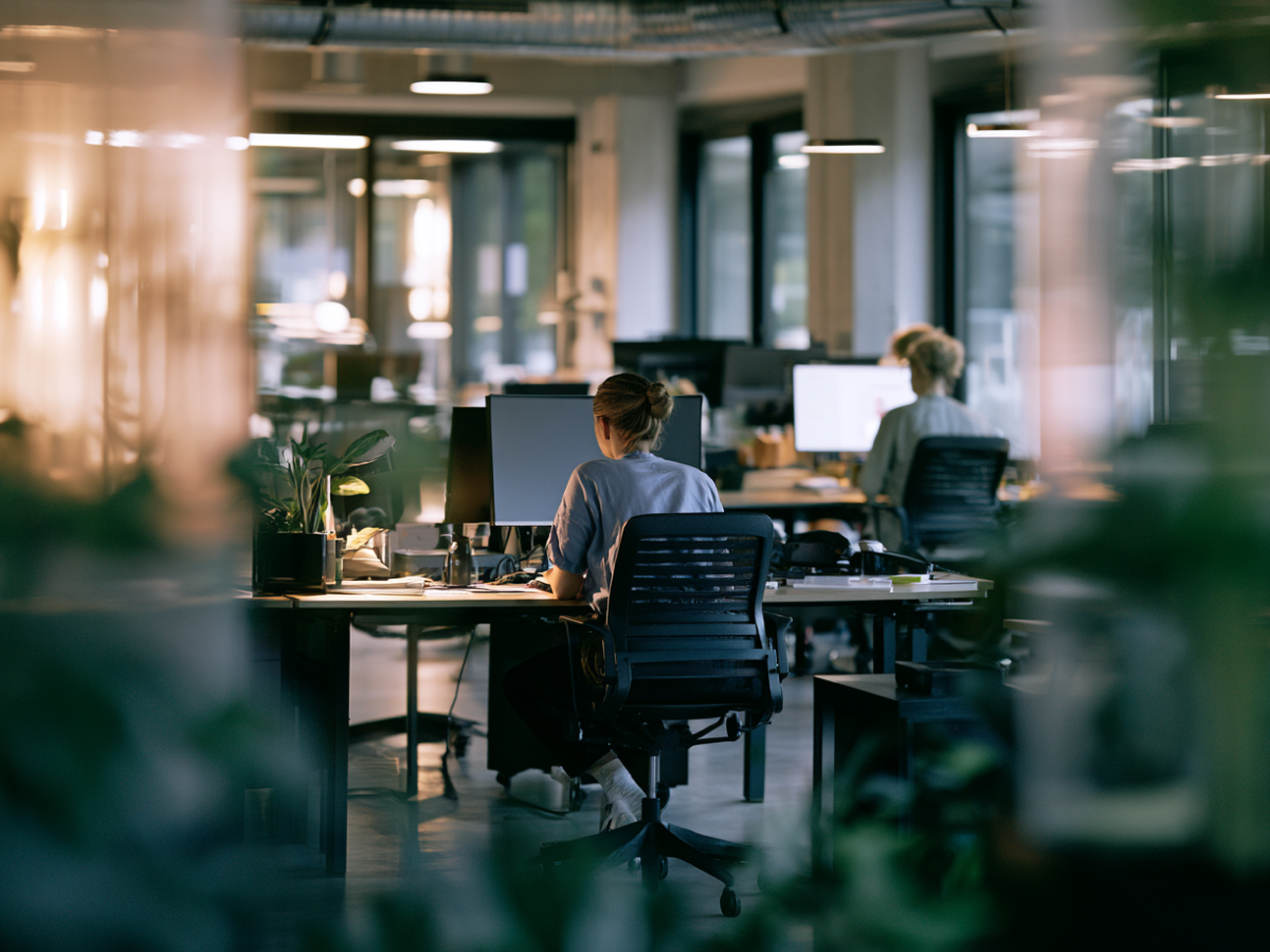 A CX operating system coordinates customer data, AI, governance, people and workflows to deliver consistent experiences across the enterprise.