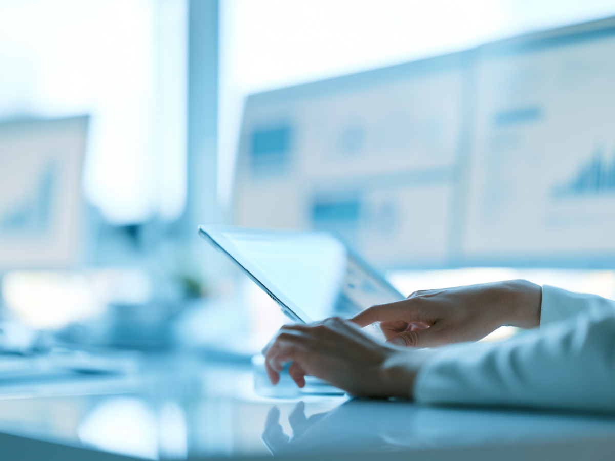 Risk-based retail authentication aligns MFA with session risk across account access, recovery, loyalty, and high-value actions.