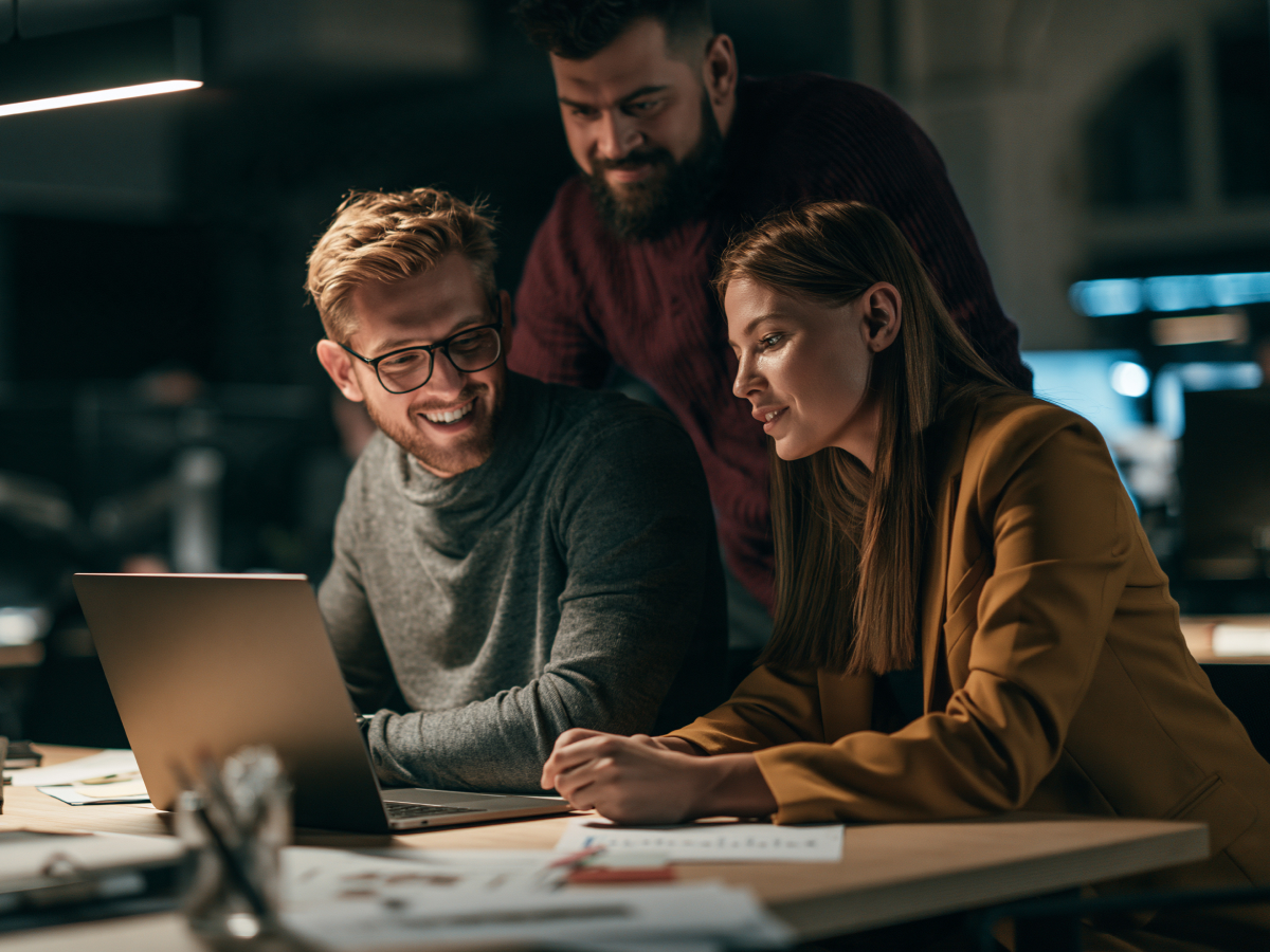 Internal learning champions help organizations spread new skills through peer influence, practical examples, feedback, and trusted networks.